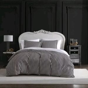 3pc Betsey Johnson Full/Queen Wonderland Stripe Microfiber Duvet Set Black